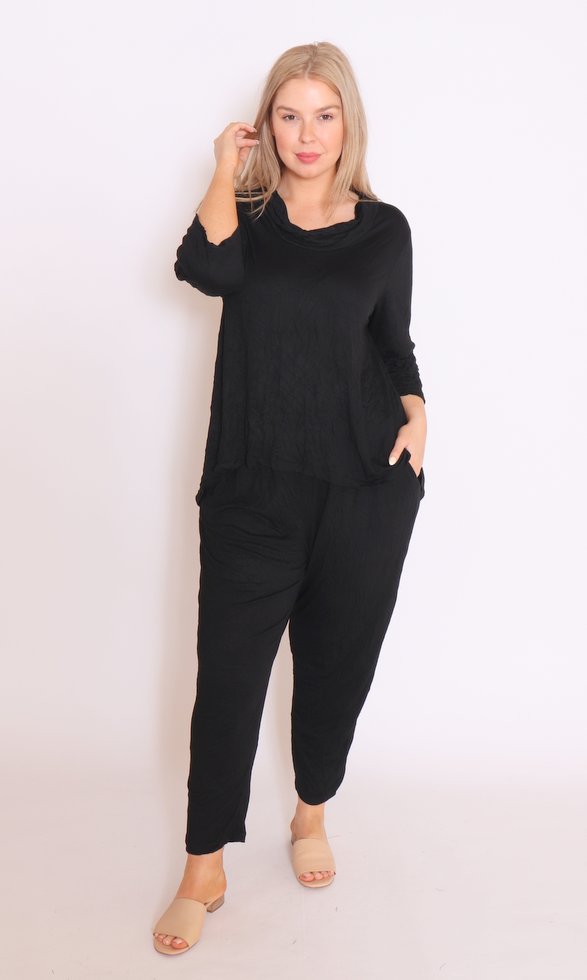 7701 top & 7812 pants black